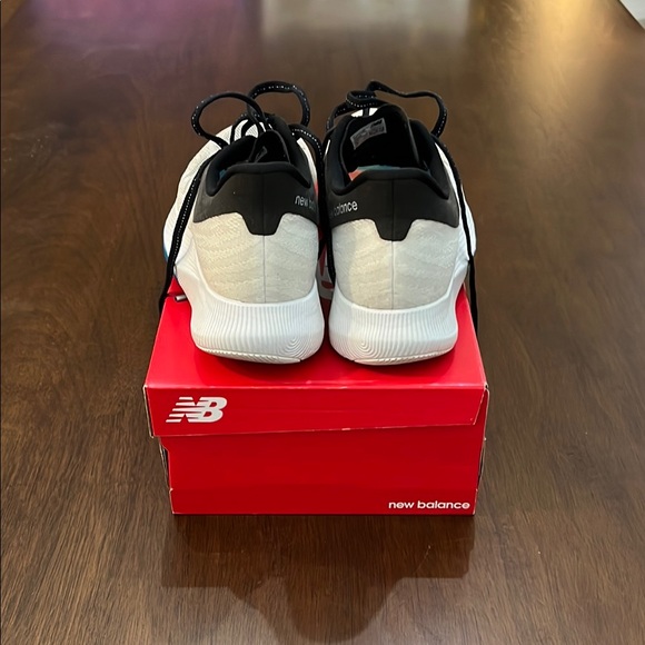 New Balance Women’s FuelCell Carbon Plated Road Racers Size 8 - Picture 3 of 5